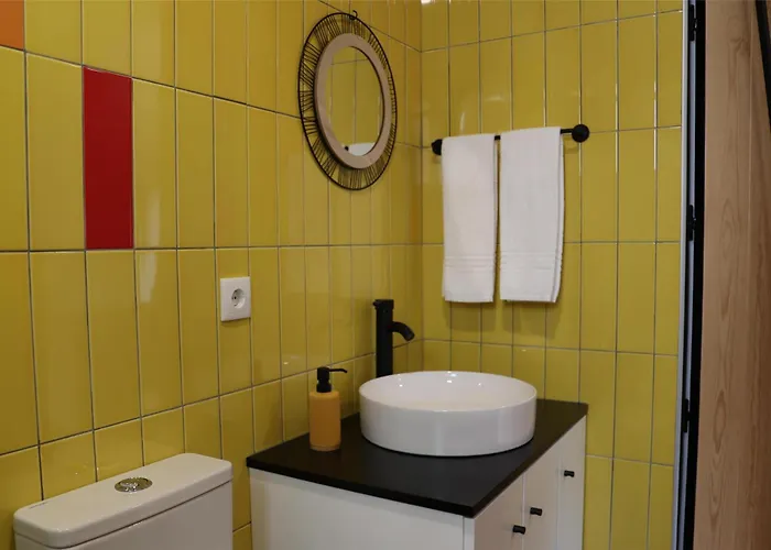 Medronhouse - * Vasco Esteves de Baixo